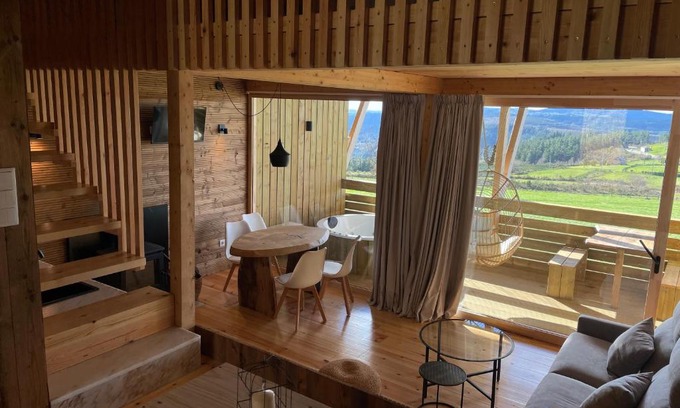 Fonsagrada Ski Chalet | Pet-Friendly Retreat at Olladas de Barbeitos - 9.7 Score