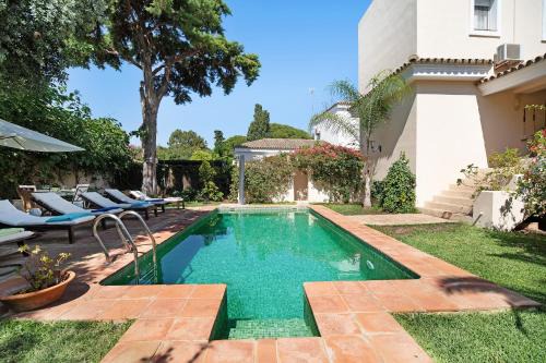 El Puerto de Santa Maria Villa | Discover Olmo Tree: Family-Friendly 4-Star Getaway