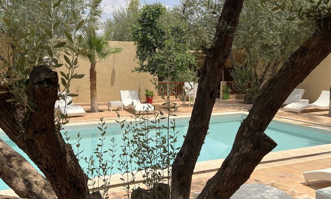 Lahebichate House | Discover Oloft: 4-Star Hotel with Pool & Spa Amenities