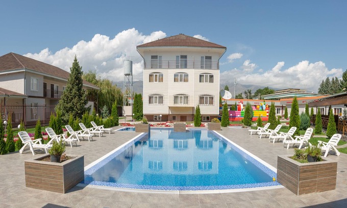 Cholpon-Ata Hotel | Family-Friendly Retreat with Pool & Breakfast Included