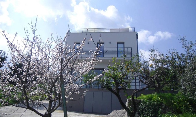 San Nicola l'Arena Bed & Breakfast | Oltremare Rent Rooms: Pet-Friendly Ocean View Retreat