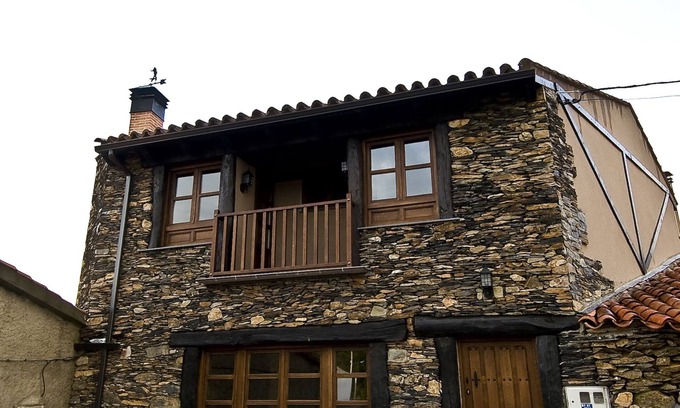 La Bastida Cottage | Unwind in Tranquility: A Family and Pet-Friendly Retreat