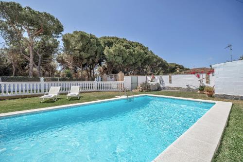 Chiclana de la Frontera Apartment | Guest Rated 10/10 at Olva Apartments with Pool & Family Fun