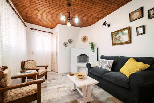 Psinthos Apartment | Cozy Guesthouse in Olympia: Rated 9.8, Family Friendly