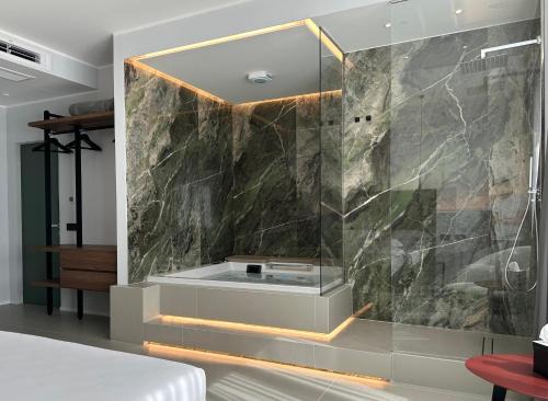 Caserta Bed & Breakfast | Guest Rated OMÍ Aparthotel: Spa & Family-Friendly Retreat