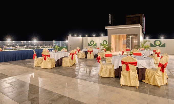 Raebareli Hotel | Discover Om Clarks Inn Raebareli: Family-Friendly Comfort