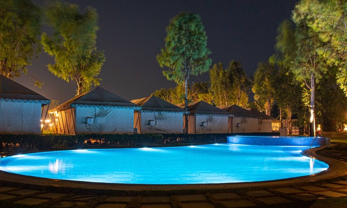 Varanasi Hotel | Elegant Om Vilas Benares: 4-Star Stay with Pool & Spa