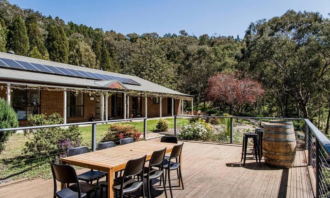 Central Mudgee House | Experience 'Omaroo' Homestead Escape with Family-Friendly Amenities