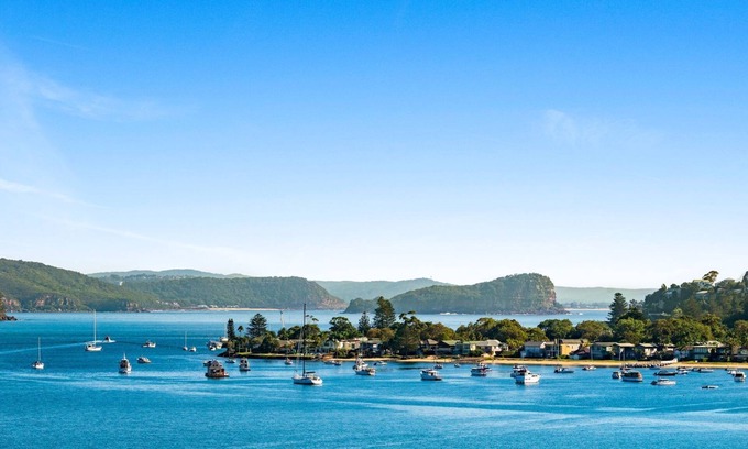 Avalon Beach House | Relax at Omaroo - Stokes Point House with Ocean Views