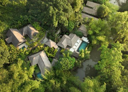 Cepaka Villa | Relax at OMECURE Kaba Kaba: 5-Star Oceanfront Retreat