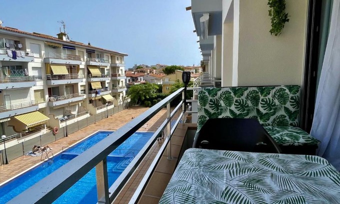 L'Estartit Apartment | Family-Friendly Stay at Apartamento OMEGA 4 with Pool