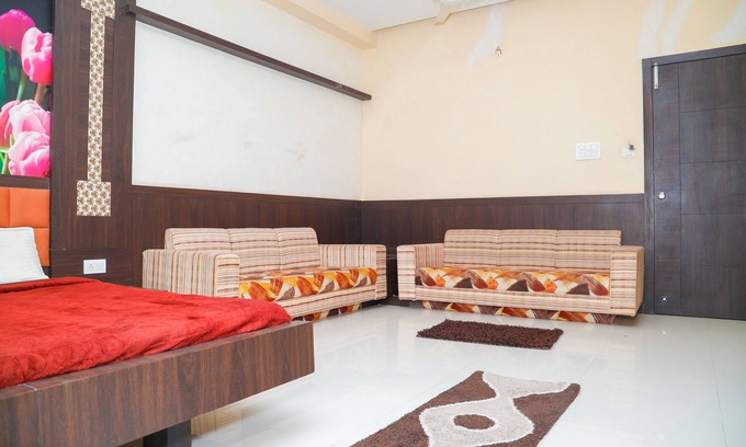 Malkapur Hotel | Discover Omkar Resort and Lawn: Family-Friendly Getaway