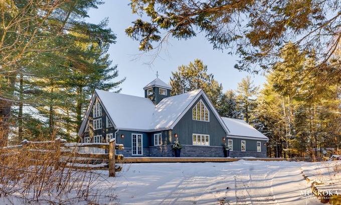 Baysville House | Peaceful Drive to Child-Friendly Retreat on Quiet Road