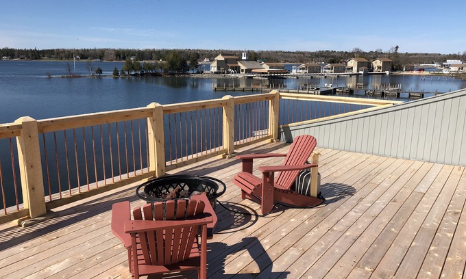 Cedarville House | Explore Cedarville Bay: 3 Bed Nautical Retreat Awaits