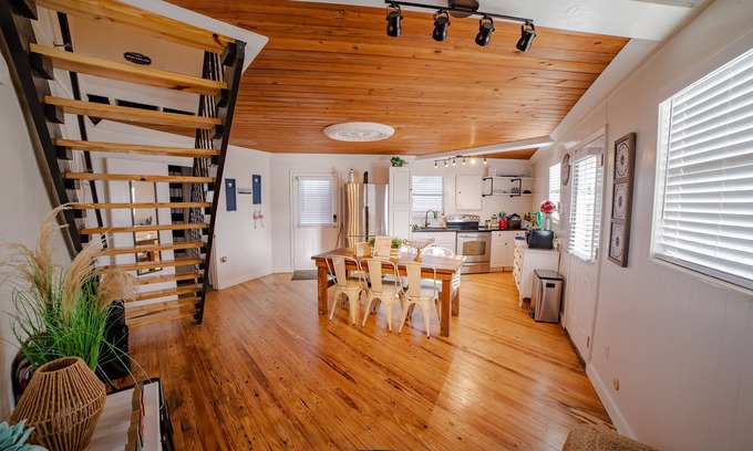 Buckhead Ridge House | Ideal Lakeside Retreat with Boat Slips & Pet-Friendly Options