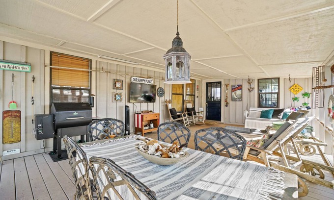 Indian Pass House | Cozy Getaway on Indian Pass: 4 Bedrooms, Pet Friendly!