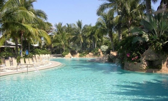 Naples Condo | Family-Friendly Retreat on the Lake with Pet Perks & More!