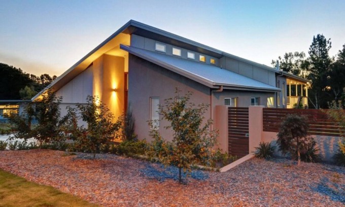 Calare House | Experience a Great Escape with Ocean Views and Pet-Friendly Stays