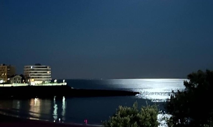 Pontaillac Apartment | Beachfront Retreat: Spacious Apartment with Private Garden