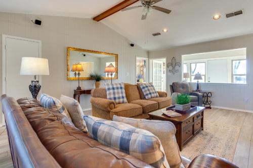Gober House | Bonham Home: Enjoy Lake Access and a Cozy Fire Pit