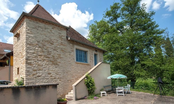 Salornay-sur-Guye House | Idyllic Retreat on the Gande River - Salornay-sur-Guye