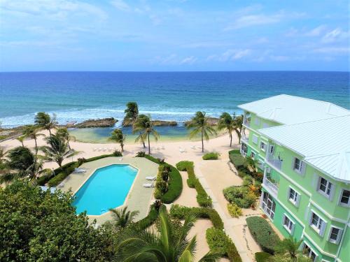 Old Man Bay Apartment | Relaxing Getaway at On The Bay with Pool & Family Fun