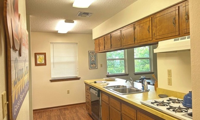 Lafitte House | Relax at On the Bayou - Near New Orleans, Child Friendly