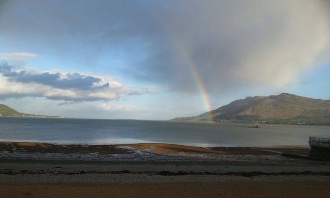 Warrenpoint Apartment | Beachfront Retreat: 3 Bedrooms with Breathtaking Bay Views