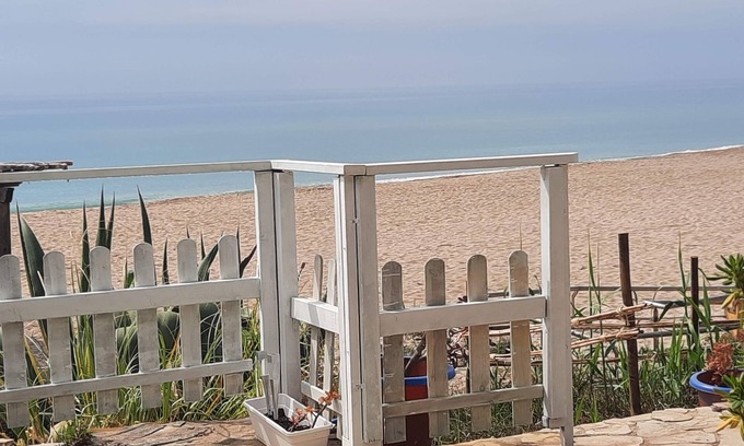 Roda de Bara Apartment | Beachfront Haven: Guest Rated 10/10 with Spa & Breakfast