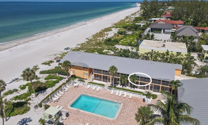 Whitney Beach Condo | Experience Ocean Views and Pool Access This Thursday Night