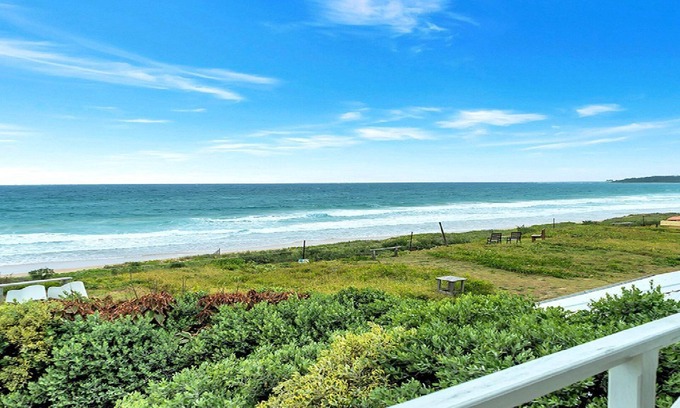 Wooli House | Pet-Friendly Retreat at Oceans Edge - Beachfront Escape
