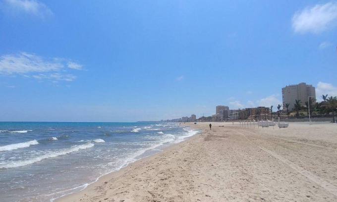 Coveta Fuma Apartment | Unforgettable Oceanfront Retreat with Pool and Entertainment