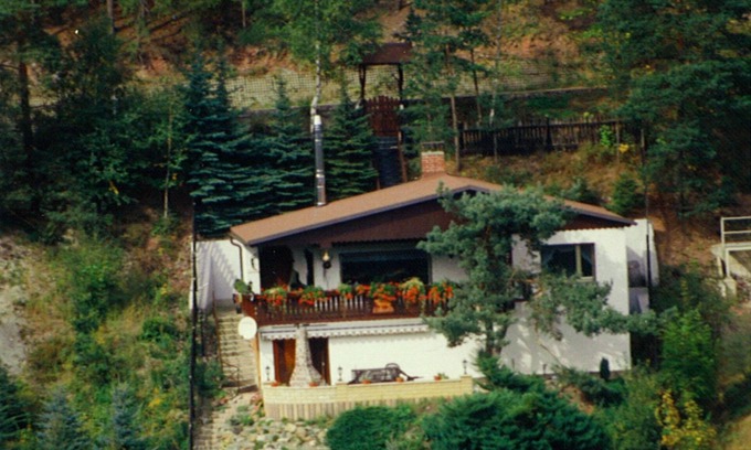Unterweißbach House | Idyllic Retreat with Panoramic Valley Views and Pet-Friendly Perks