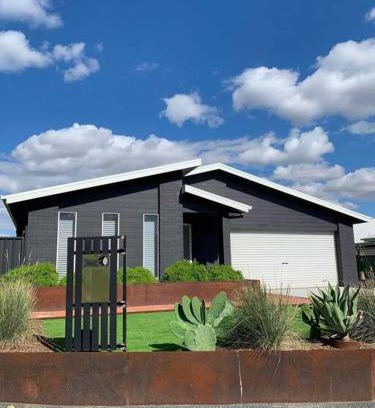 Dubbo House | Family-Friendly Getaway at On the Park Hotel