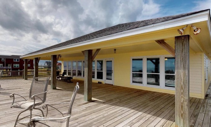 Galveston House | Beachfront Bliss at On the Rocks - Ocean View Retreat