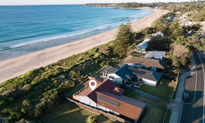 Mollymook Beach House | Oceanfront Retreat at Mollymook Beach - Rated 9.7/10