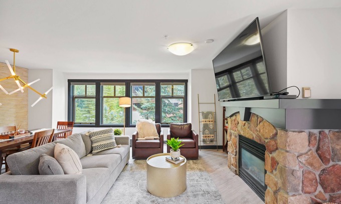 Salt Lake Mountain Resorts Condo | Unmatched Ski-in/Ski-out Corner Unit with Spa & Pool Access