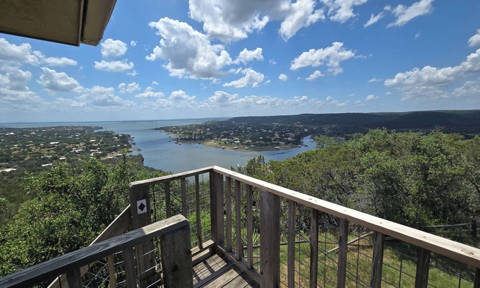 Burnet House | Top-Rated Escape at SpiderMountain: Hot Tub & Game Room