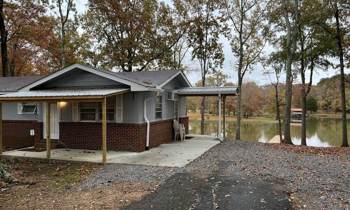 Cedar Bluff House | Relax by Weiss Lake: Family-Friendly with Boat Access