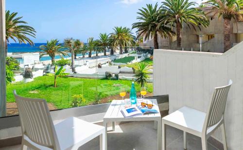 Las Galletas Apartment | Discover Ona Alborada: Oceanfront Bliss & Family-Friendly Fun