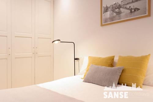 Antiguo Apartment | Family-Friendly Ondarreta Beach by SanSe Holidays