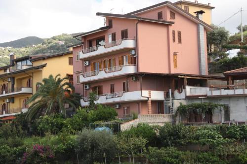 Piraino Bed & Breakfast | Vibrant Ondazzurra: Family-Friendly with Hot Tub & Breakfast