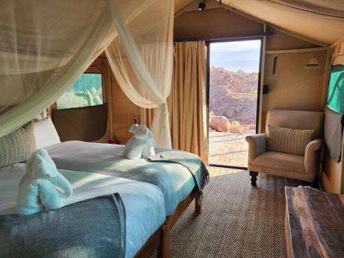 Kunene Cabin | Ondjamba Hills: Oceanfront Retreat with Pool & Breakfast