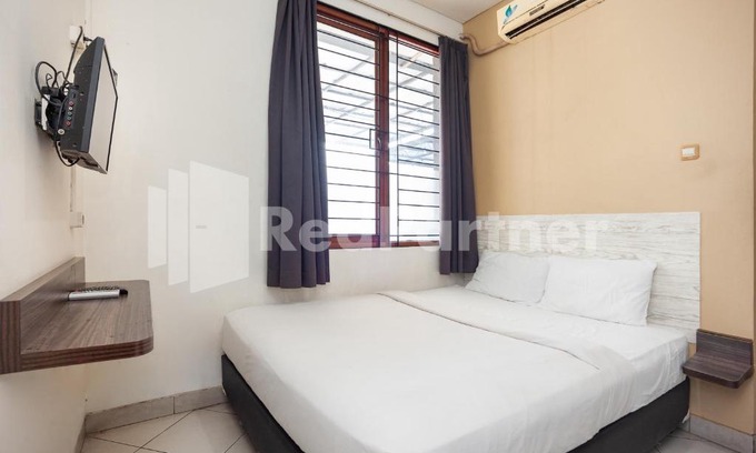 Kemanggisan Hotel | Budget-Friendly One 2 Residence Near Slipi Jaya Mall