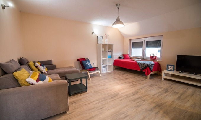 Dobova Apartment | Stylish One-Bedroom Apartment Near Terme Paradiso
