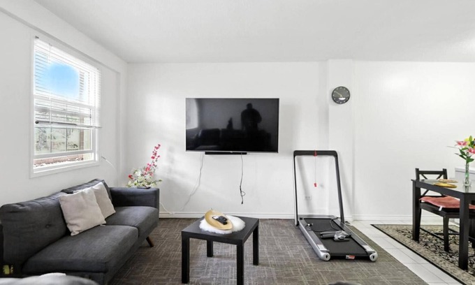 Mission District Apartment | One bedroom 1 bathroom mins from stampede grounds.