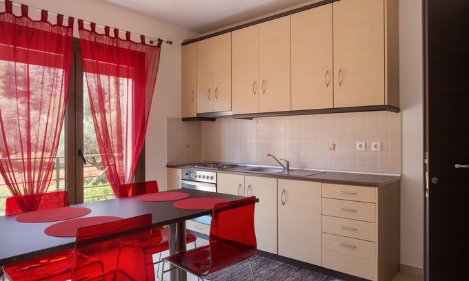 Monemvasia House | Cozy One-Bedroom Apartment with Scenic Mountain View