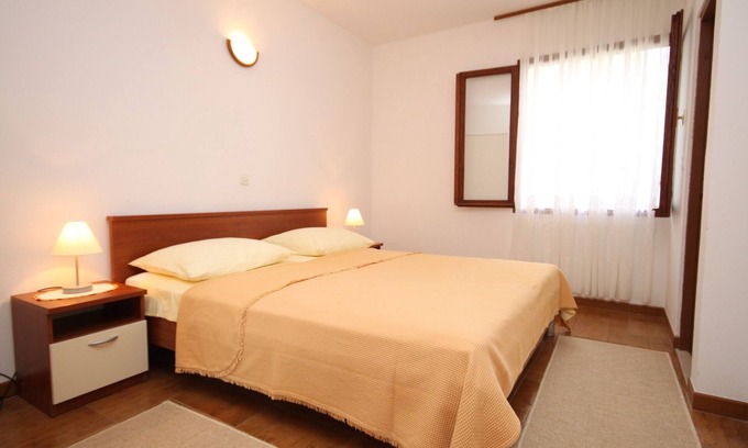 Baska Voda Apartment | Cozy One Bedroom Apartment with Ocean View in Baška Voda