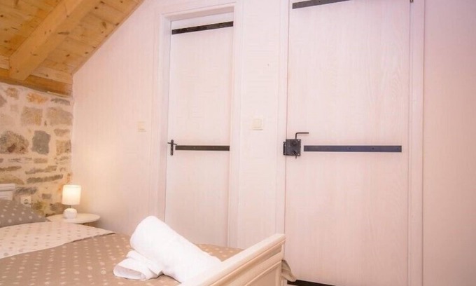 Primosten Apartment | One-bedroom apartment in the countryside