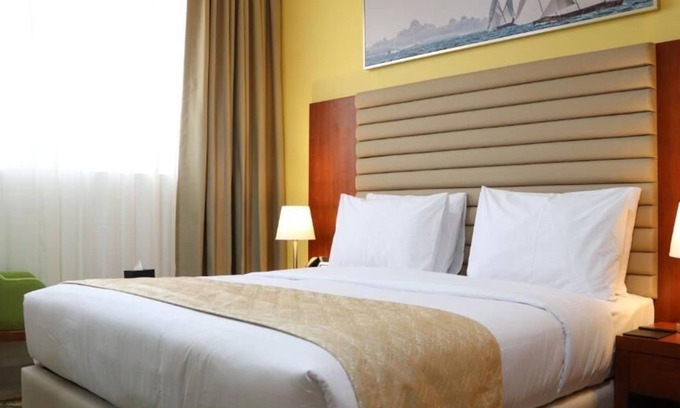 Abu Dhabi Apartment | Cozy One Bedroom Apartment by House Of Golden Tea